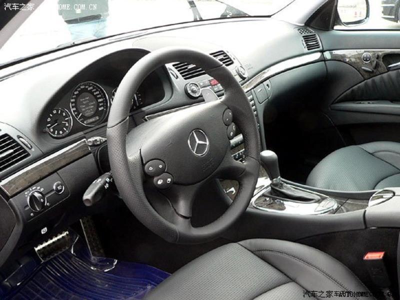 奔驰e级 奔驰e级 奔驰e级 e63 amg 中控方向盘 汽车天下 高清图片