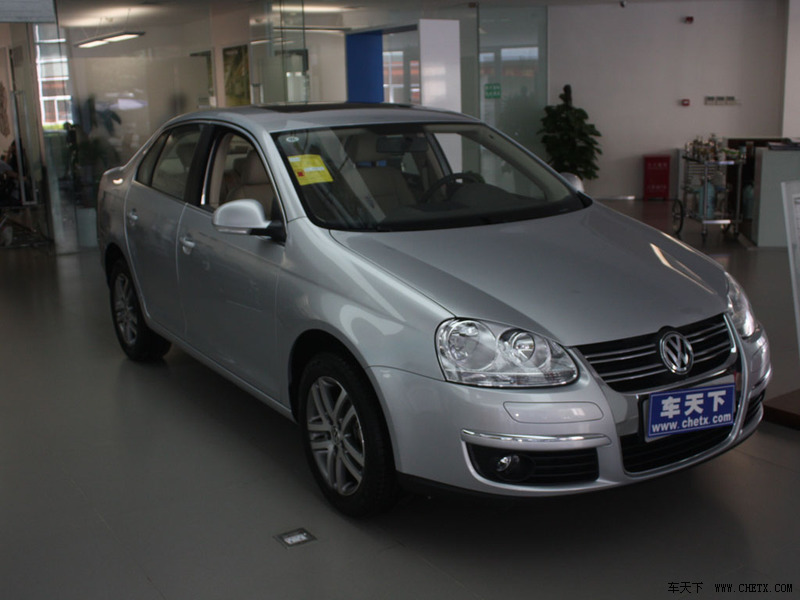 查看下一张 一汽大众 速腾 速腾 1.4TSI 手动豪华型 车身外观