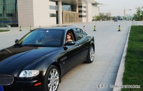 【图】天津车展富二代美女豪置名车