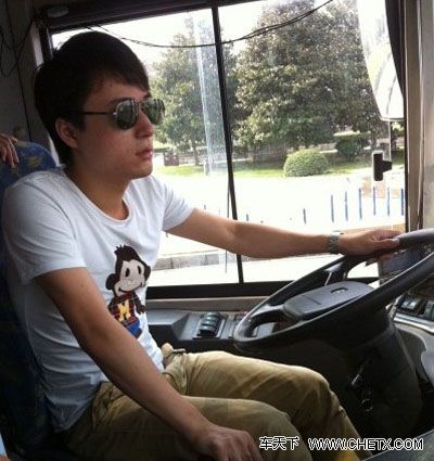 【图】最帅公交司机背后的秘密 武汉何故频出